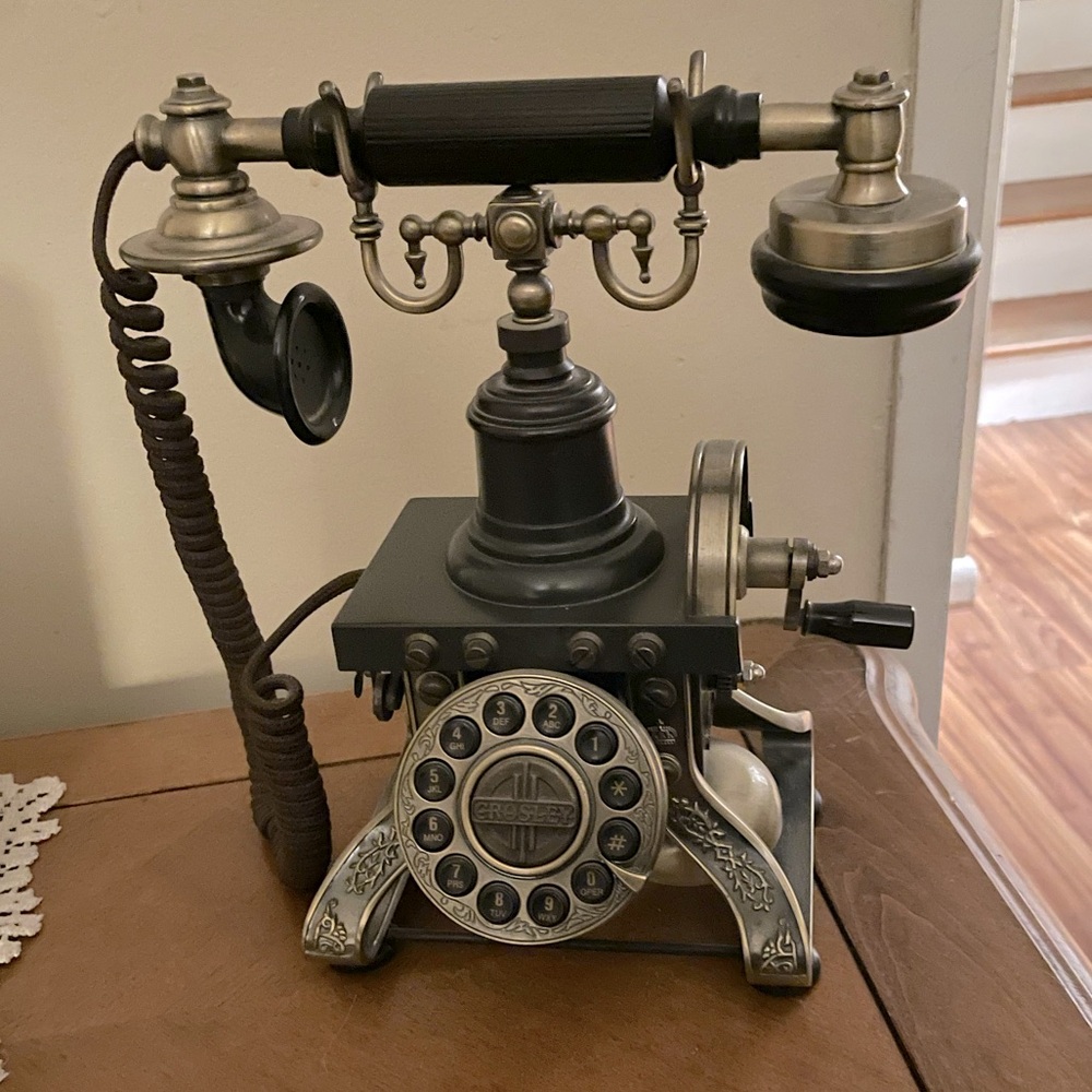 Paramount Electronics - Vintage Eiffel Tower Landline Phone - Model #1892